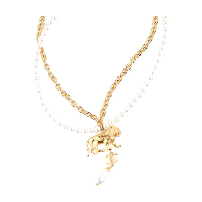 (Women) CHANEL Lion Pendant Necklace in Gold with Glass and Imitation Pearls for Women. AB8767-BO8713-NJ356