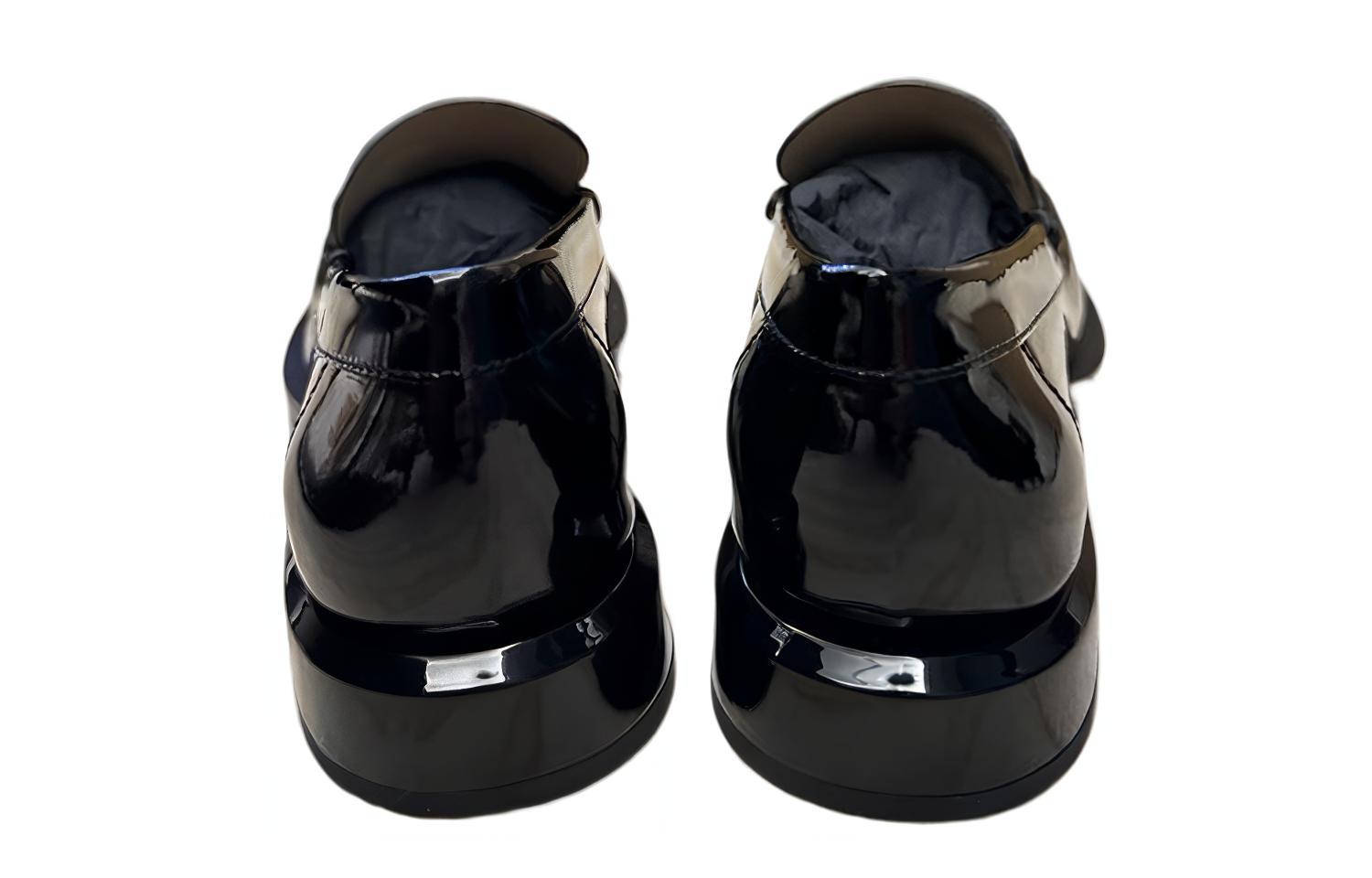 Shop (W) Mocassino Chanel ''Logo Perla Nero Vernice'' G39447-X56740-94305