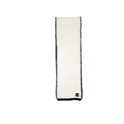 (Women) CHANEL Logo White Wool Scarf. AA9202B13195N0936