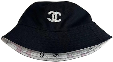 (W) 샤넬 로고 블랙 여성용 버킷햇. AA9866B1593894305 Lookbook (W) 샤넬 로고 블랙 여성용 버킷햇. AA9866B1593894305