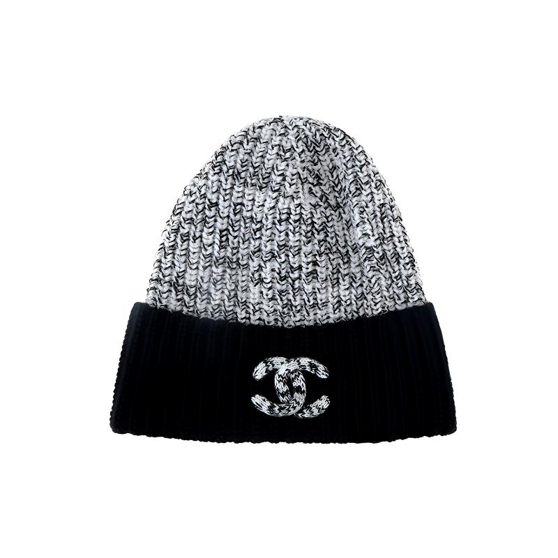 (Women) CHANEL Logo Design  Gray Cashmere Knit Beanie. AAA148B16971NZ054