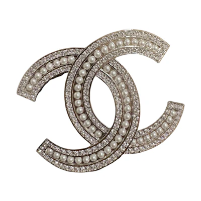 (Women) CHANEL Logo Design Brooch Silver for Women. ABD463B16782NY391