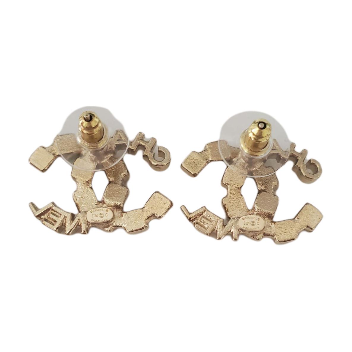 (Women) CHANEL Logo Design Gold Earrings for Women. ABC357B15393NU572 圖 4