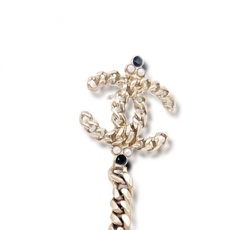 (Women) CHANEL Logo Gold Metal Earrings for Women. ABC993B13385 圖 4