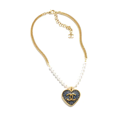 (Women) CHANEL Logo Metal Faux Pearl Necklace for Women - Gold. ABC710-B15374-NU455