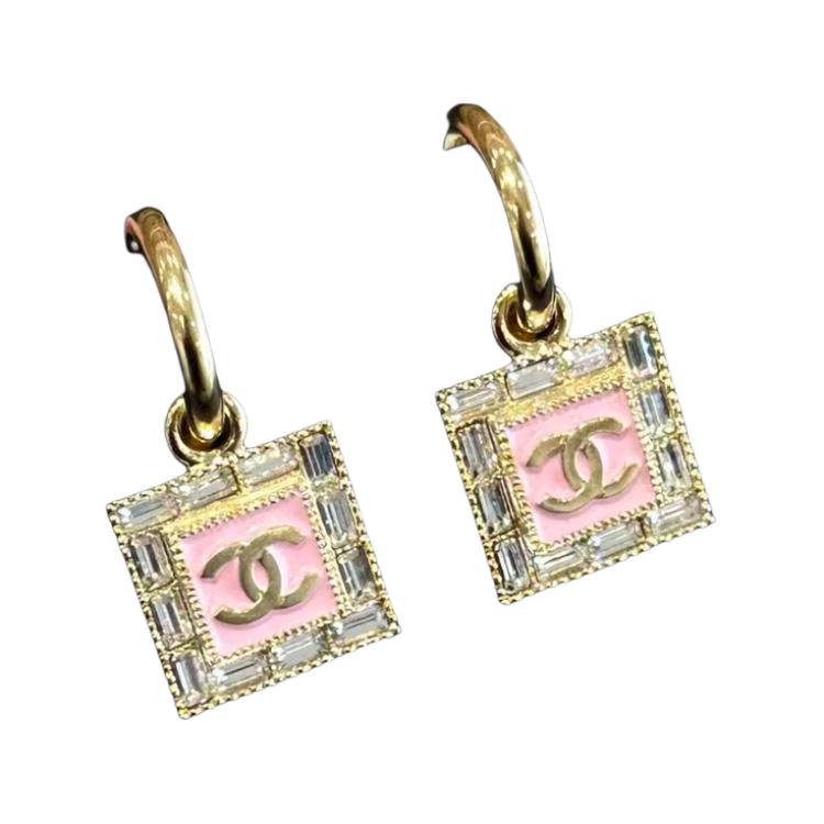 (Women) CHANEL Logo Metal Resin Rhinestone Earrings for Women - Pink. ABD172-B16633-NY050 圖 2