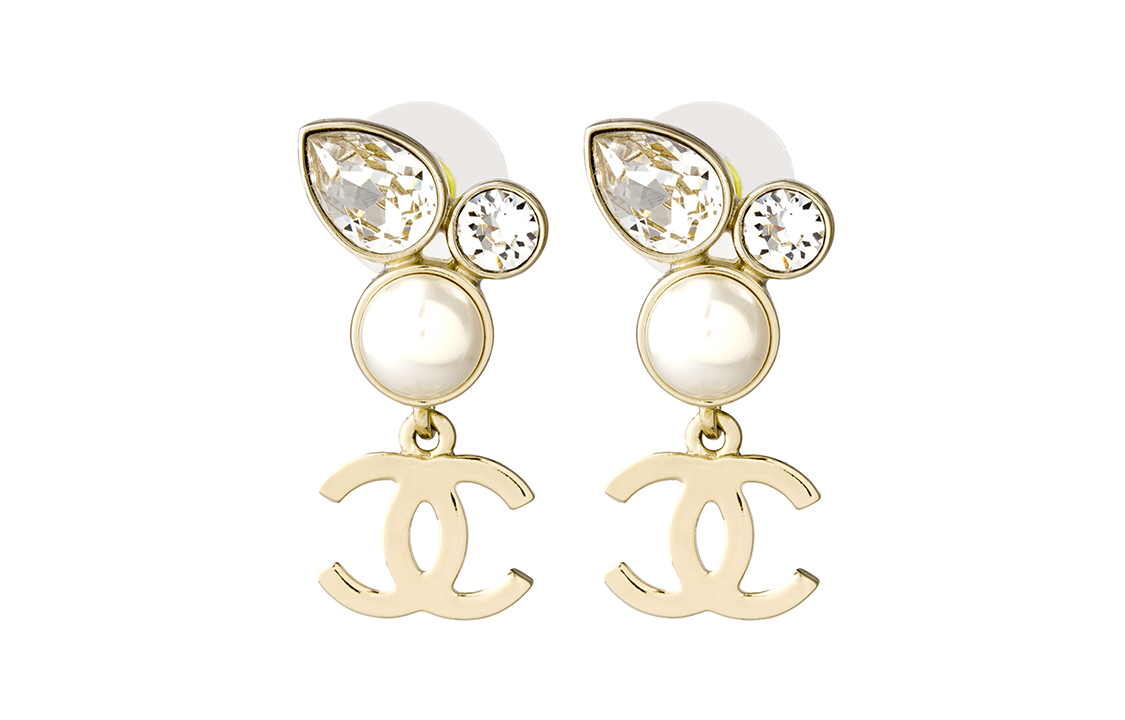 (Women) CHANEL Logo Metallic Earrings with Pearls for Women. AB7359-B06927-NF670