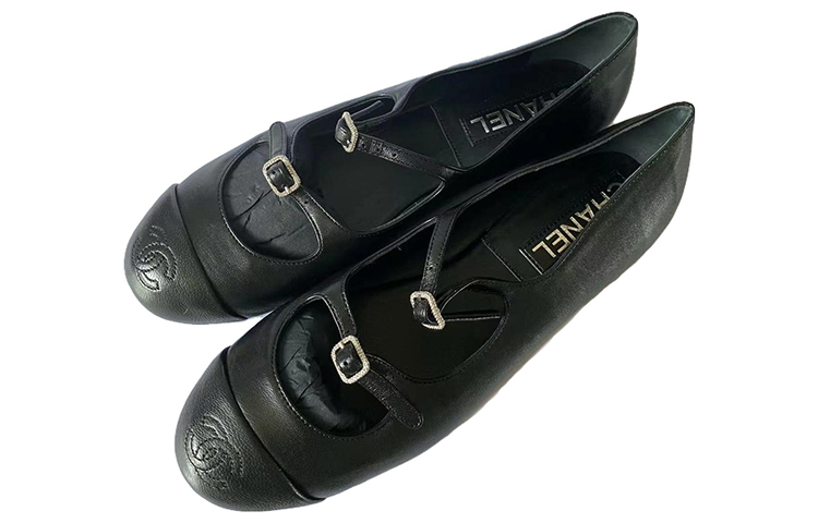 Shop (W) Sepatu Santai Slip-On Chanel Low-Top 'Kulit Hitam'. G39514-Y56417-94305