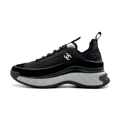 (W) Chanel Low-Top Sneaker in Fabric and Calfskin Suede Effect 'Black'