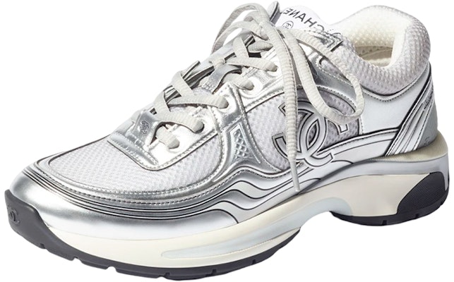 CHANEL香奈兒 徽標 低幫 運動休閒鞋 女款 銀灰色 Lookbook CHANEL香奈兒 徽標 低幫 運動休閒鞋 女款 銀灰色