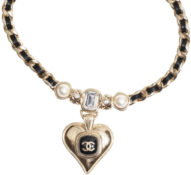 women-chanel-metal-heart-charm-double-c-logo-pearl-lambskin-necklace-women-ab-7158-b06899-nf-678