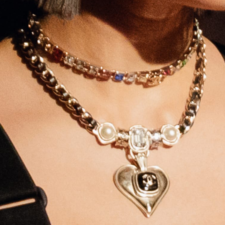 Shop (W) CHANEL金屬心形吊飾雙C珍珠羊皮項鍊女款 AB7158-B06899-NF678