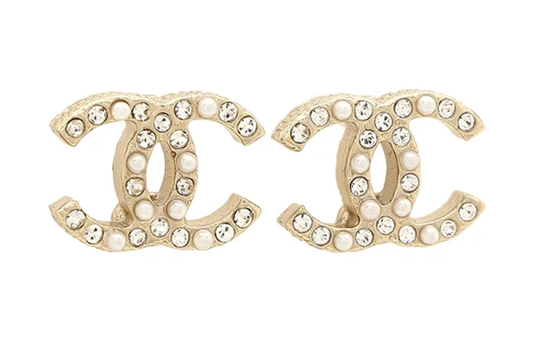(Women) CHANEL Minimalist Fashion Brass Earrings for Women. AB3032-B01991-N5443