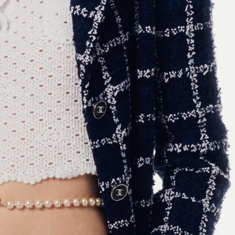 Details for (W) CHANEL Jaket Navy Blue Kotak Lengan Panjang Single-Breasted SS24. P76721-V68782-NU898