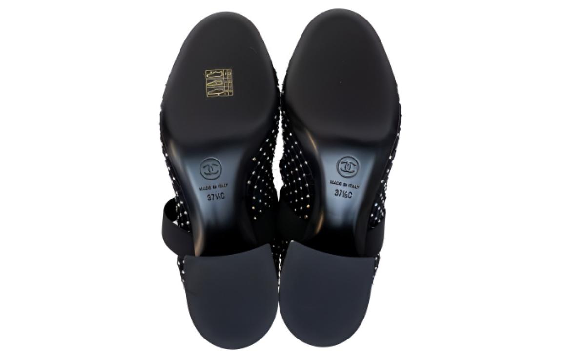 Shop CHANEL香奈兒 魚網套筒粗跟 短靴 5.5cm 女款 黑色