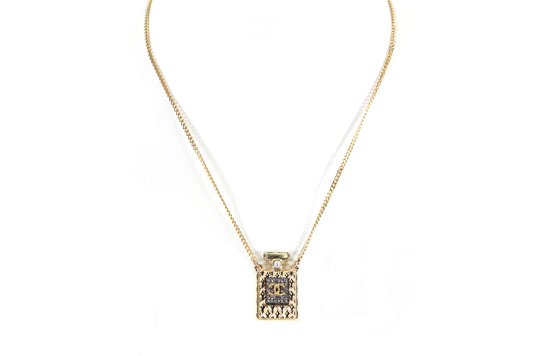 (Women) CHANEL No. 5 Perfume Bottle Pendant Necklace for Women with Rhinestones. AB4392-B03667-N8202 圖 3