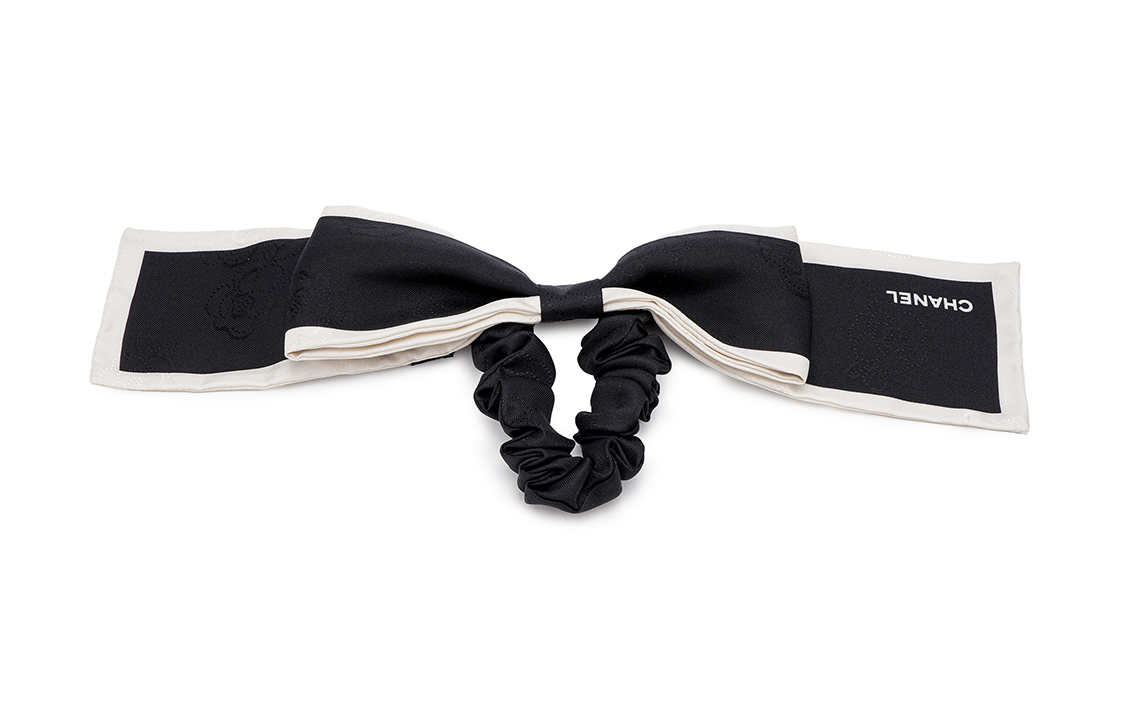 (Women) CHANEL Party Style Silk Twill Hair Accessory for Women. AA7530-B05602-94305