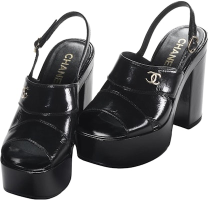(W) Sandal Chanel Kulit Patent 'Sleek One-Strap' 10.5cm 'Hitam' G45016-B13070-94305 Order (W) Sandal Chanel Kulit Patent 'Sleek One-Strap' 10.5cm 'Hitam' G45016-B13070-94305