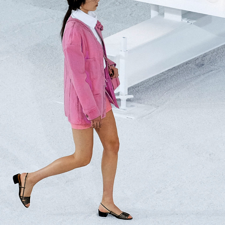 Shop (W) 香奈兒粉色休閒長袖牛仔外套 P70707-V62121-NC150