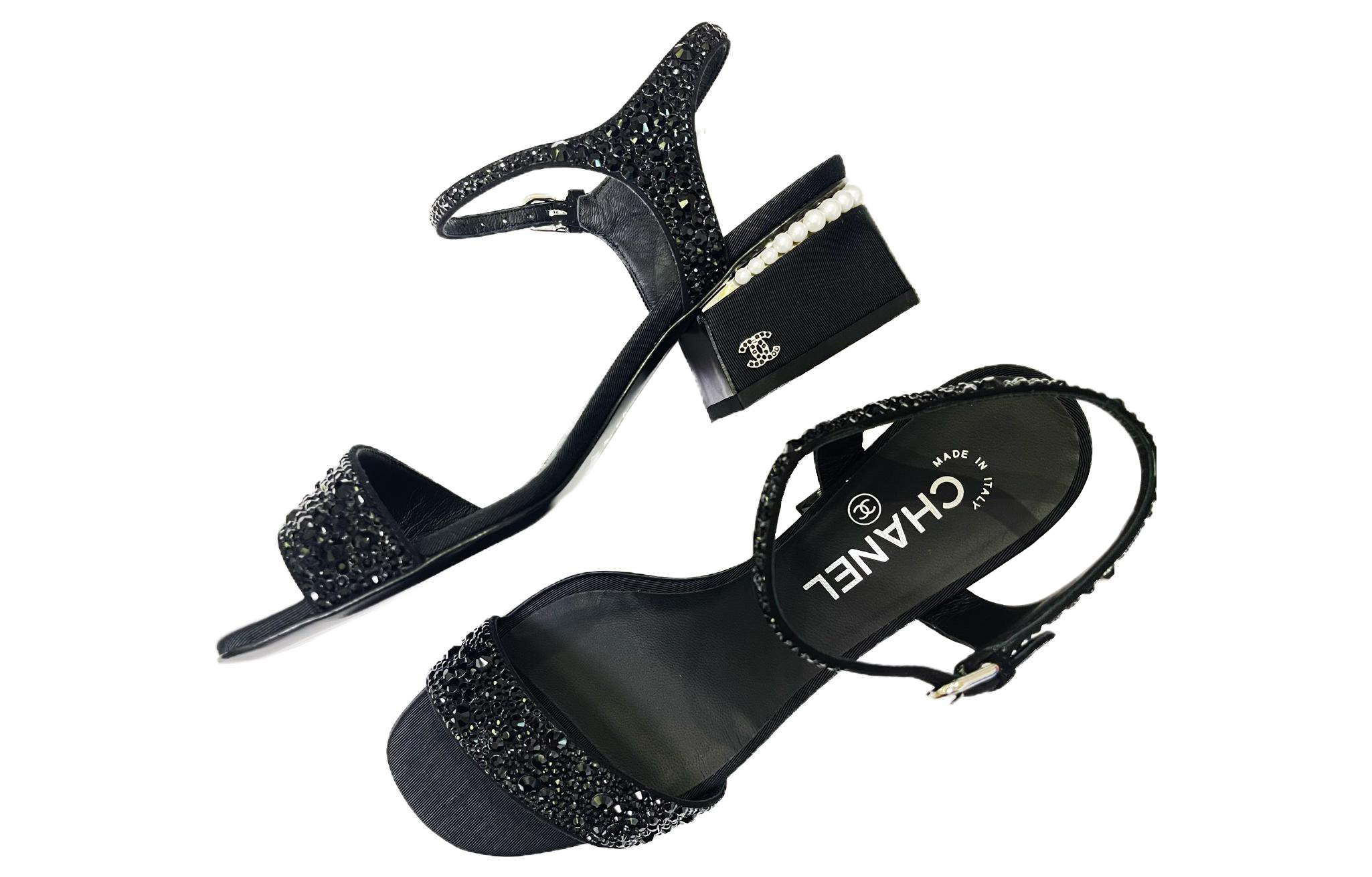 Lookbook (W) Chanel Slide Hak Tebal Black dengan Buckle dan Ujung Bulat 'Fashion'. G39243-X56674-94305