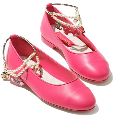 (W) Chanel Sepatu Slip-On Toe Bulat 'Pink' G38986-B15485-NU000 Lookbook (W) Chanel Sepatu Slip-On Toe Bulat 'Pink' G38986-B15485-NU000