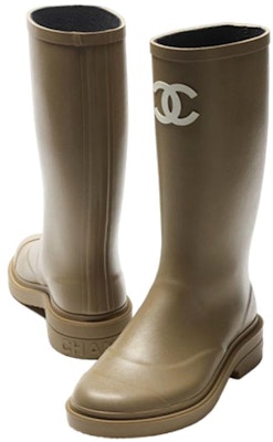 (Women) Chanel Rubber Rain Boots Dark Beige G39620-X56326-0Q303 Lookbook (Women) Chanel Rubber Rain Boots Dark Beige G39620-X56326-0Q303