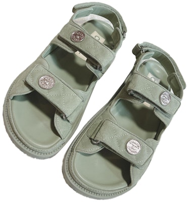 (W) 香奈儿时尚简约休闲绿凉鞋 G35927-X56384-0M648 Lookbook (W) 香奈儿时尚简约休闲绿凉鞋 G35927-X56384-0M648