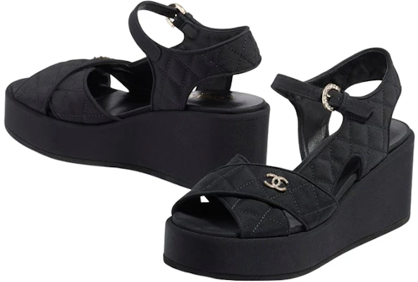 (W) Sandales Chanel Satin Noir ''Logo Mode''. G39918-X05912-94305 Lookbook (W) Sandales Chanel Satin Noir ''Logo Mode''. G39918-X05912-94305