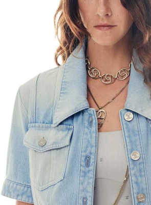 (Women) CHANEL Short Sleeve Denim Jacket Women’s Blue with Washed Turn-down Collar. P76208-V68528-NV023 Purchase (Women) CHANEL Short Sleeve Denim Jacket Women’s Blue with Washed Turn-down Collar. P76208-V68528-NV023