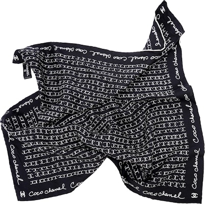 (W) 샤넬 실크 곱창끈 블랙 풀 로고 프린트. AA8028-B07406-NG545 Lookbook (W) 샤넬 실크 곱창끈 블랙 풀 로고 프린트. AA8028-B07406-NG545