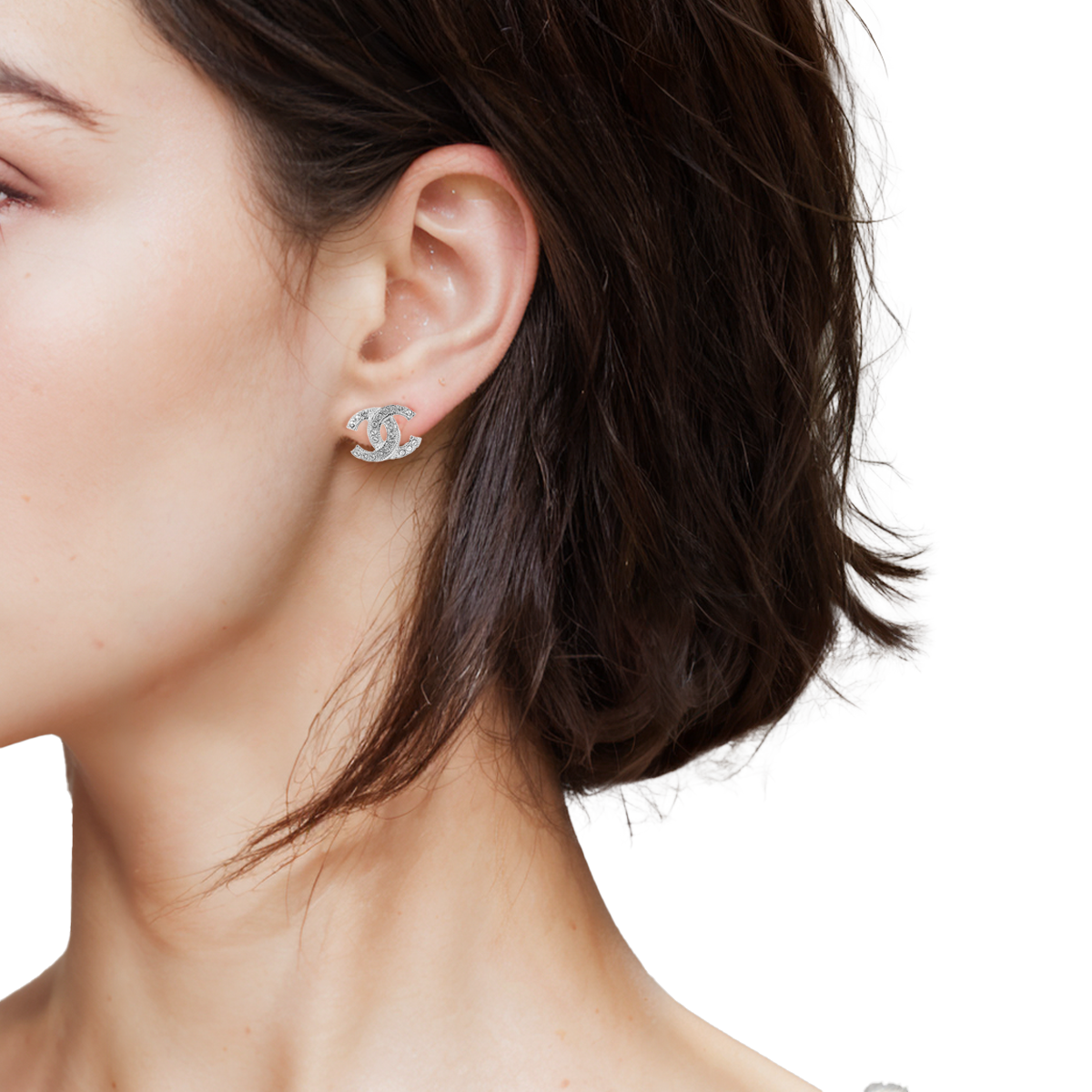 (Women) Chanel Silver Crystal-Embellished Logo Metal Earrings for Women. A88429-Y02003-Z3502 圖 5