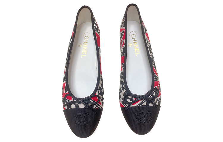 Lookbook (W) Chanel Slip-On 'Negro Blanco Rojo' G02819-Y56351-K5355