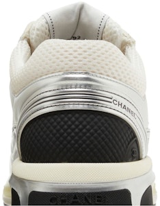 CHANEL香奈兒 皮革 徽章 銀角大王 低筒 運動休閒鞋 女款 白銀色 Sizing CHANEL香奈兒 皮革 徽章 銀角大王 低筒 運動休閒鞋 女款 白銀色