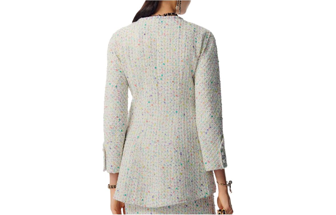 Lookbook (W) Abrigo Corto Blanco de Botones Contrastados CHANEL Primavera Verano 2023 Mujer. P74827-V66339-NN394