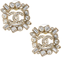 (Women) Chanel Spring/Summer 2023 Gold Crystal Double C Logo Stud Earrings ABA175-B10373-NM707 (Women) Chanel Spring/Summer 2023 Gold Crystal Double C Logo Stud Earrings ABA175-B10373-NM707