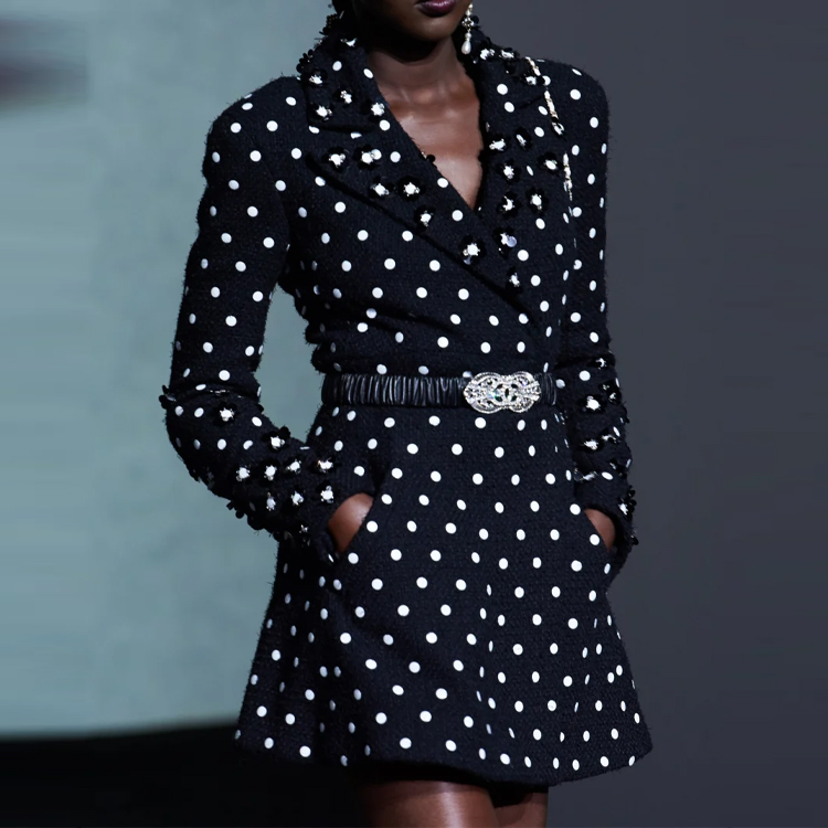 Lookbook (W) 香奈兒 2023春夏黑色波點V領外套 女款 P74822-V66341-M9999