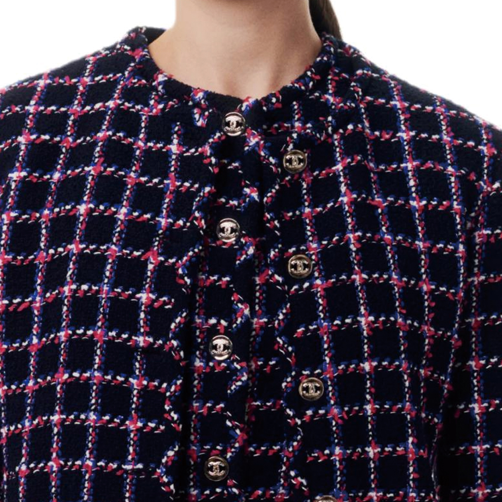 (Women) CHANEL Spring Summer 2024  Plaid Round-Neck Button Long-Sleeve Jacket. P76726-V68547-NU895 圖 4