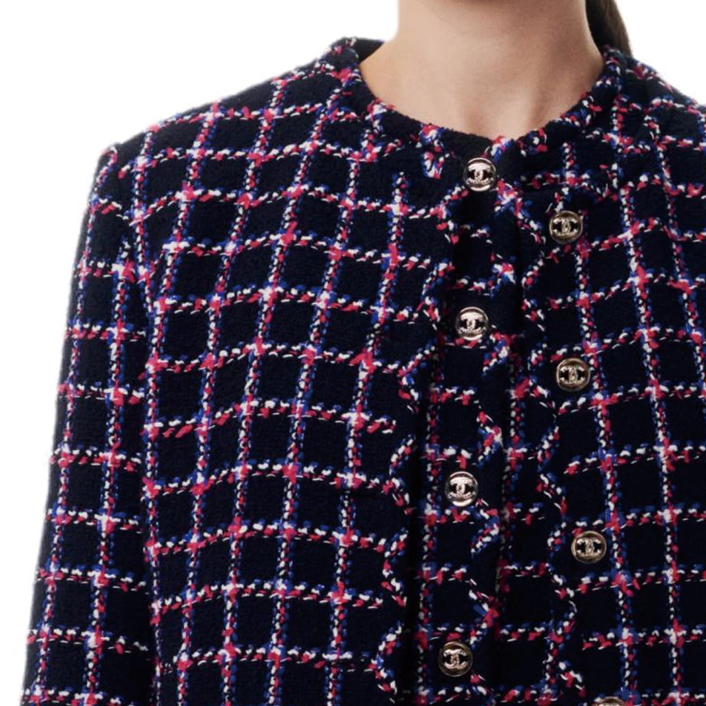 (Women) CHANEL Spring Summer 2024  Plaid Round-Neck Button Long-Sleeve Jacket. P76726-V68547-NU895 圖 5