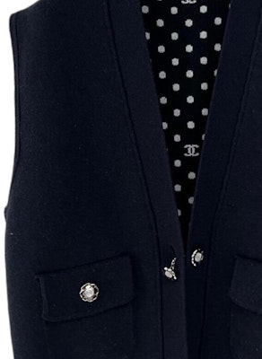 (Women) CHANEL Spring Summer 2024 Reversible Casual Vest Blue. P77012-K11096-NV767 Lookbook (Women) CHANEL Spring Summer 2024 Reversible Casual Vest Blue. P77012-K11096-NV767