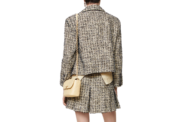 Lookbook (W) 샤넬 22 봄/여름 옐로우 트위드 자켓 P72385-V63580-NG772