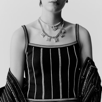 (Women) CHANEL Spring/Summer 23 Black Striped Print Crop Tank Top. P74629-K10711-NM955 Shop (Women) CHANEL Spring/Summer 23 Black Striped Print Crop Tank Top. P74629-K10711-NM955