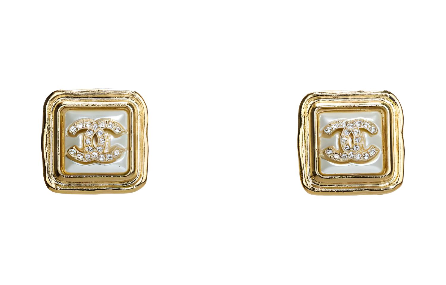 (Women) CHANEL Square Classic Logo Double C Crystal Earrings Gold Women Accessories AB8883-B08652-NJ271