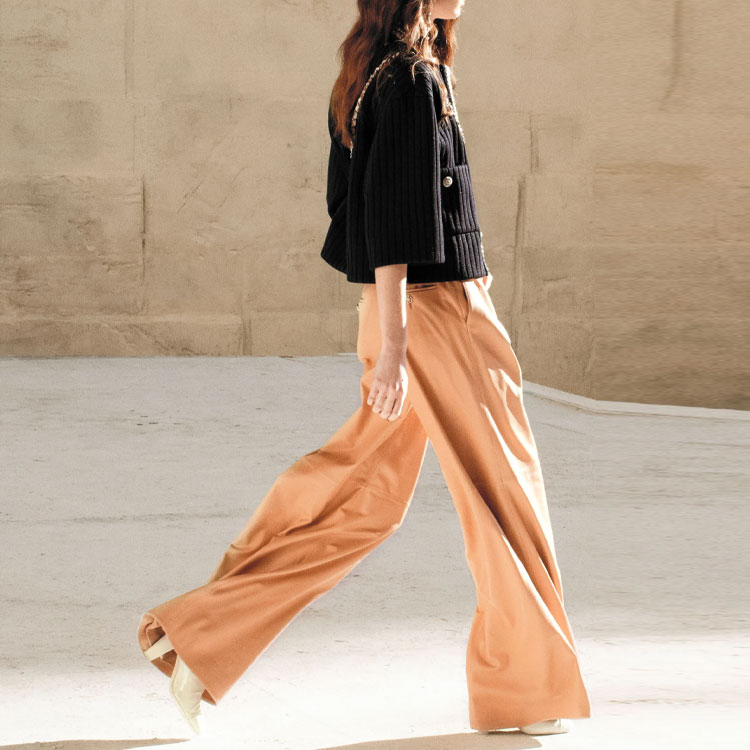 Lookbook (W) CHANEL SS22 Top de Punto Negro Básico Manga Larga P71829-V63372-94305