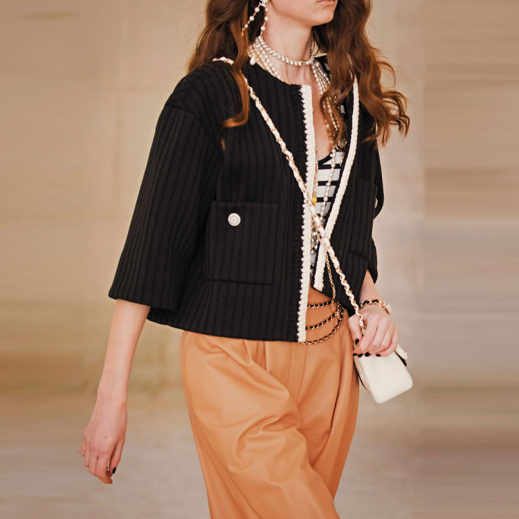 Shop (W) CHANEL SS22 Top de Punto Negro Básico Manga Larga P71829-V63372-94305