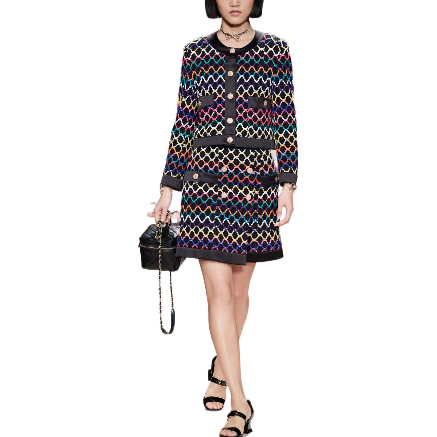 (Women) CHANEL SS22  Black Tweed Jacket Long Sleeve Round Neck Button-Up. P72503-V64213-NH780