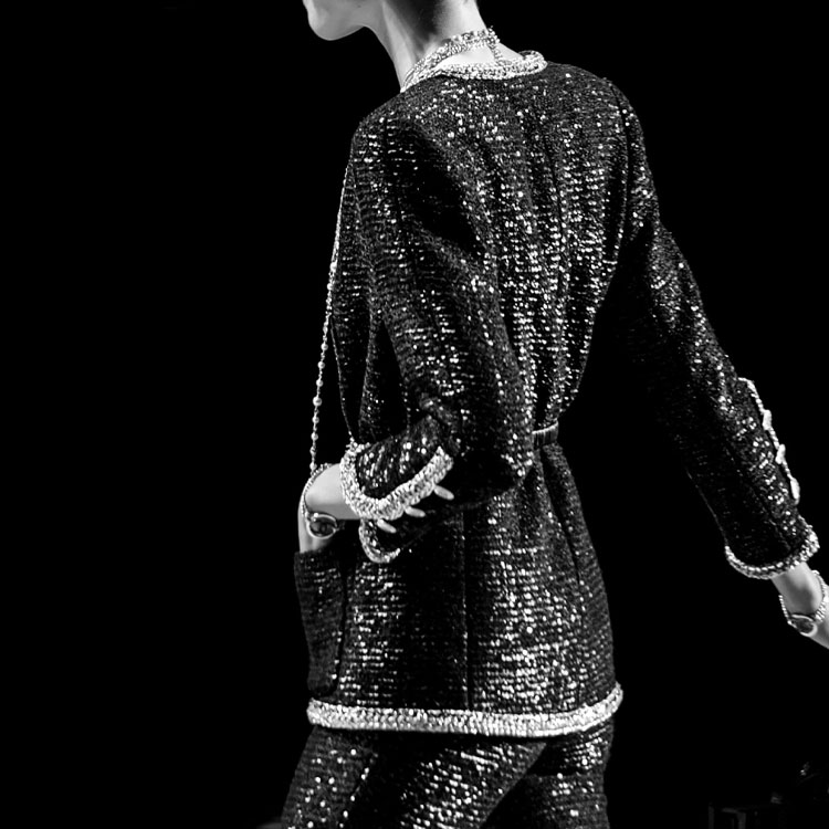 Shop (W) 샤넬 SS22 스팽글 트위드 재킷 블랙 노후드 시크 스타일 P72537-V64050-94305