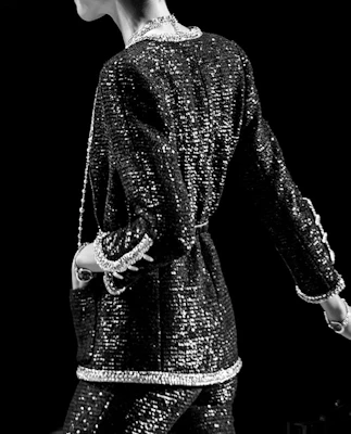 (W) 샤넬 SS22 스팽글 트위드 재킷 블랙 노후드 시크 스타일 P72537-V64050-94305 Shop (W) 샤넬 SS22 스팽글 트위드 재킷 블랙 노후드 시크 스타일 P72537-V64050-94305