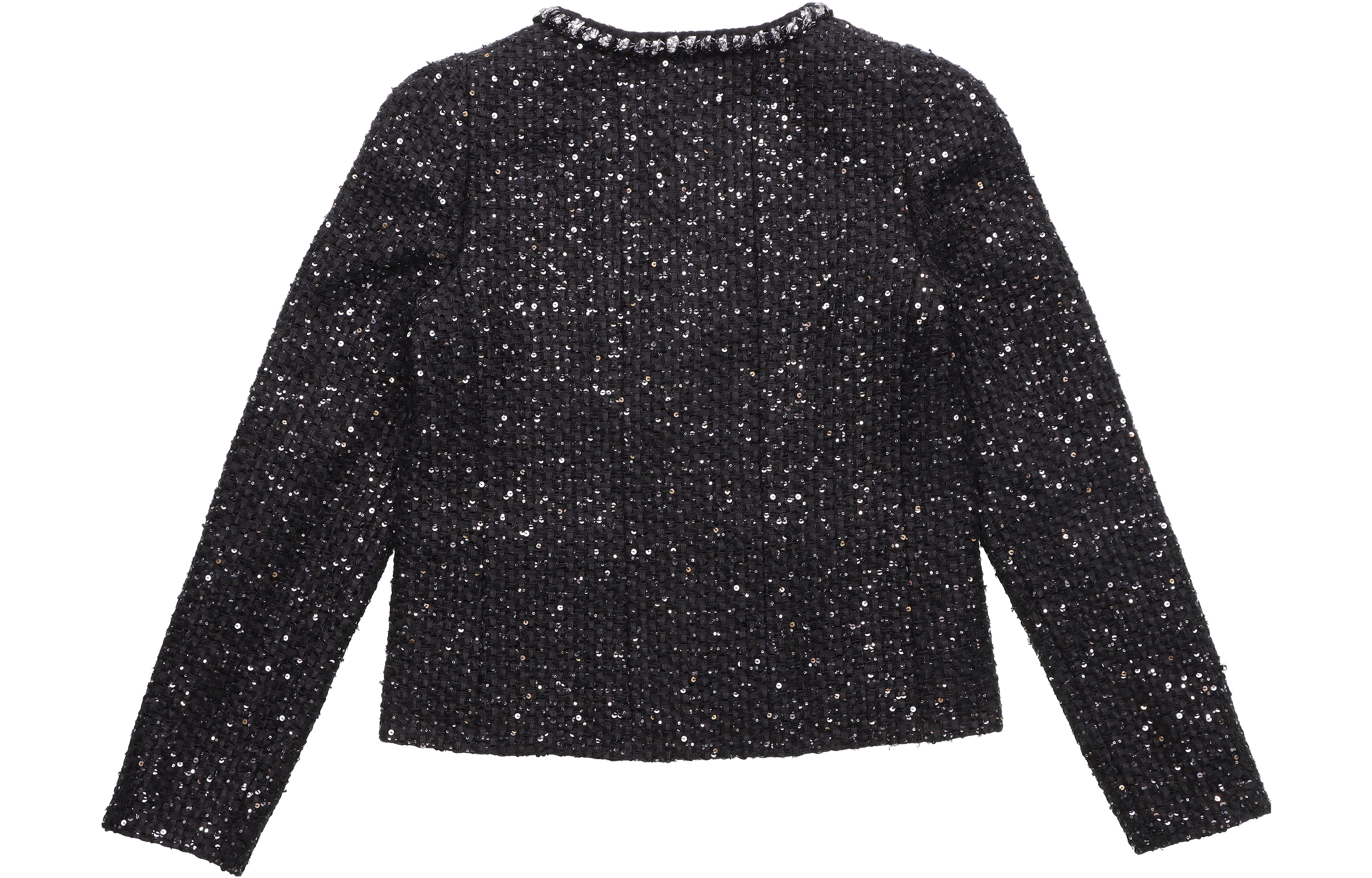 Lookbook (W) CHANEL SS22 Jaket Lengan Panjang Tweed Hitam Berkilau Musim Semi Awal P72409-V63795-NG797