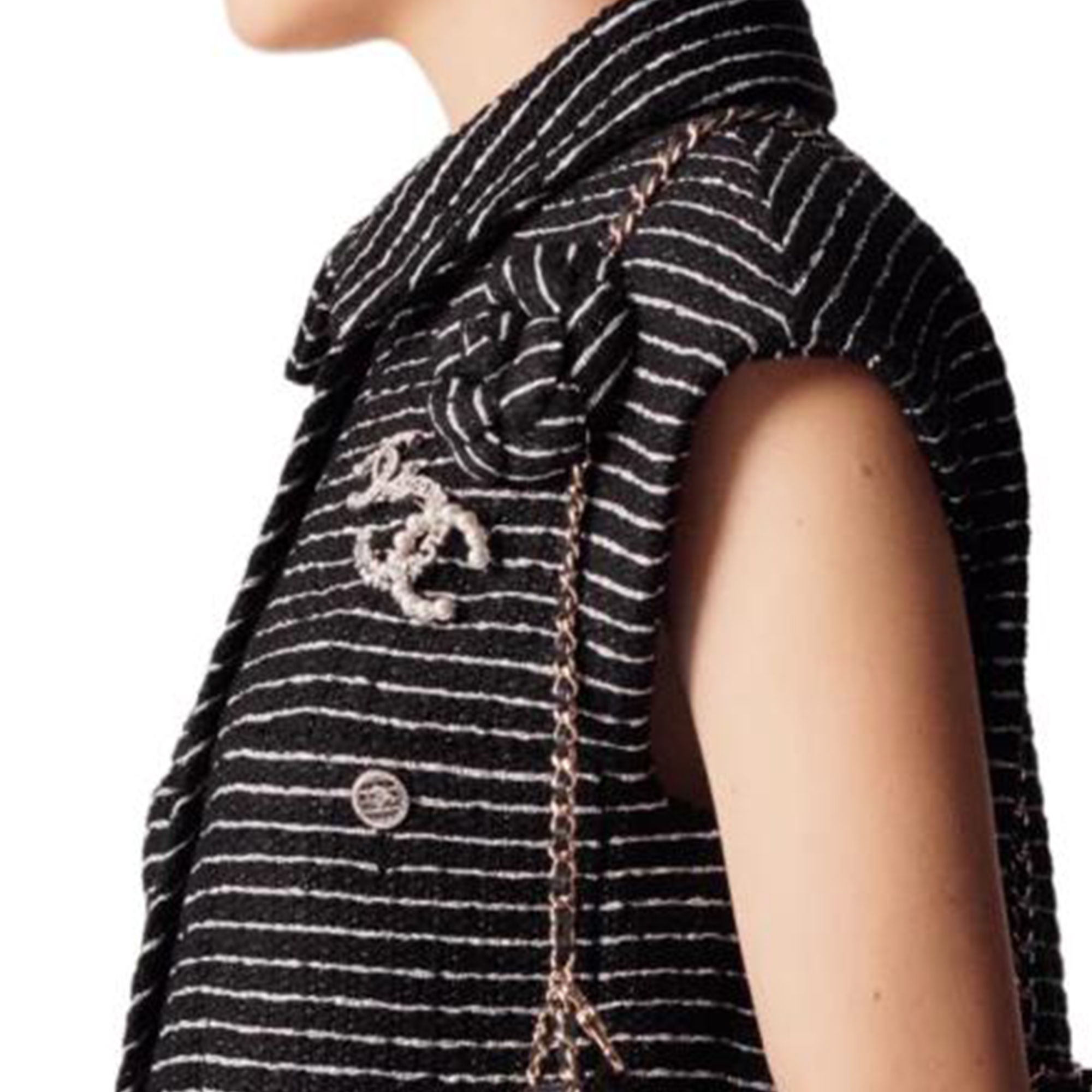 Details for (W) CHANEL SS23 Rompi Hitam Tweed Katun Kancing Depan. P74408-V65951-NM465