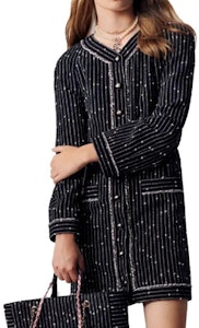 (W) CHANEL SS23 Mantel Tweed Hitam Lengan Panjang Single-Breasted. P74415-V65919-NM434 Buy (W) CHANEL SS23 Mantel Tweed Hitam Lengan Panjang Single-Breasted. P74415-V65919-NM434